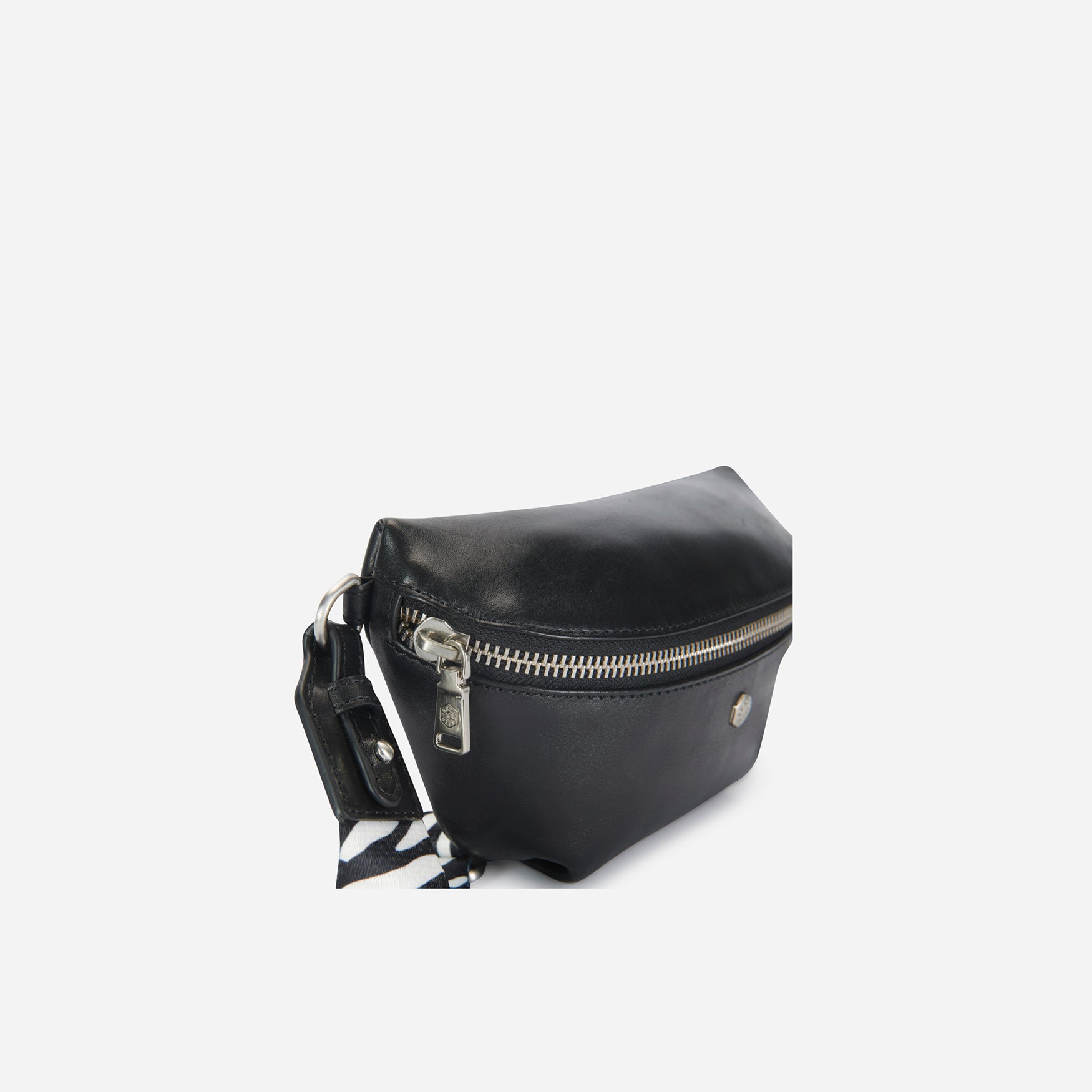 Slim Ladies Leather Waist Bag, Black