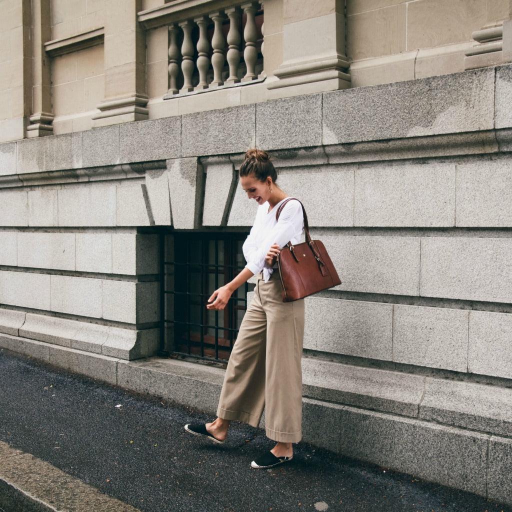 Ladies Business Laptop Handbag,,Jekyll & Hide,Tan, view on a model shoulder