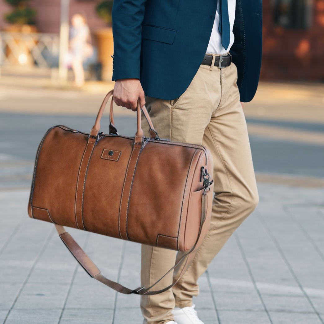 Large Cabin Holdall 49cm, Colt,Holdall,Jekyll & Hide,  side view with model