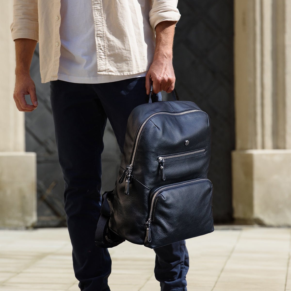 Single Compartment Backpack 40cm, Soft Black,Backpacks,Jekyll & Hide,Black, carried in hand